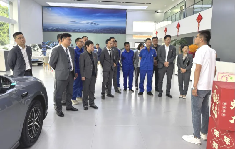 汽貿(mào)公司黨支部開展&ldquo;走出去、學進來，改作風、促發(fā)展&rdquo;貫徹中央八項規(guī)定精神學習教育走深走實主題黨日活動