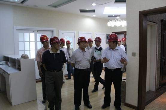 青海省經(jīng)濟(jì)委員會(huì)黨組書記、主任，省國(guó)資委  黨委副書記、副主任吳海昆實(shí)地考察物產(chǎn)集團(tuán)重點(diǎn)項(xiàng)目