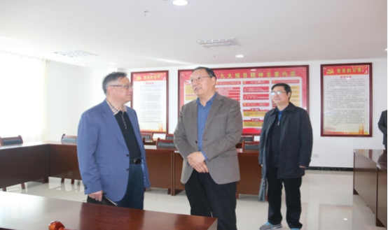 省委常委、省總工會(huì)主席馬吉孝等一行蒞臨青海物產(chǎn)集團(tuán)公司視察，調(diào)研指導(dǎo)道路貨運(yùn)企業(yè)建會(huì)、貨運(yùn)司機(jī)入會(huì)等工作