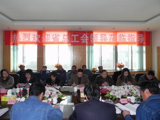 深入車間班組、&ldquo;零距離&rdquo;接觸職工、體驗職工生活、傾聽職工心聲